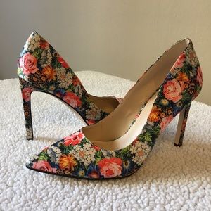 NWOT Nine West floral pointed heels
